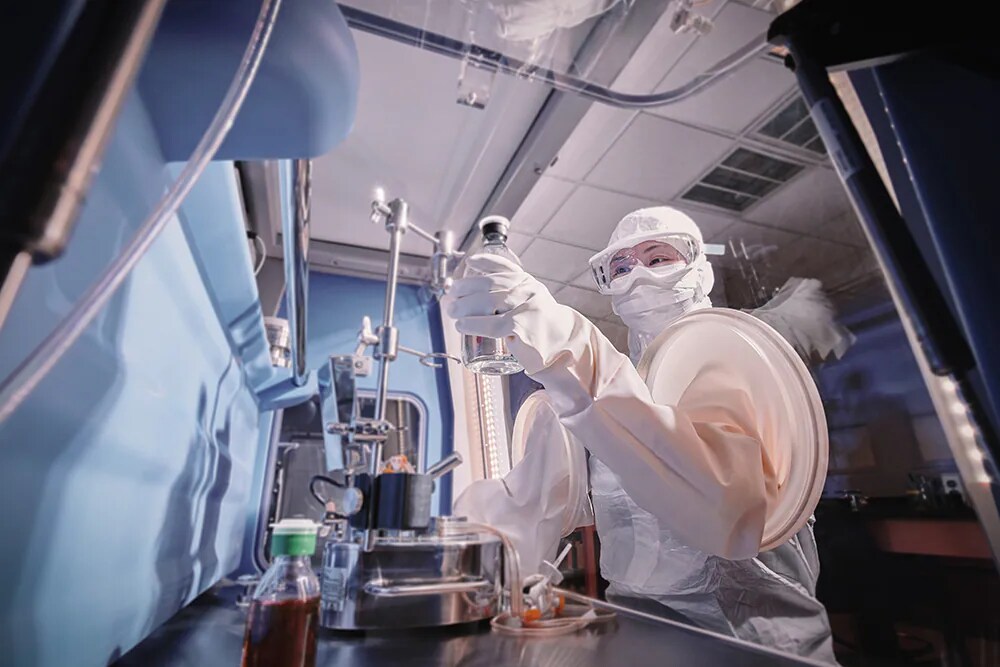 22614 - BioClean Product In Use Cleanroom Image