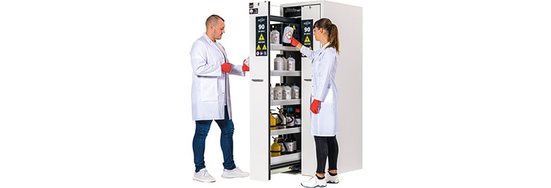 Store Safely, Work Efficiently: Consolidated Lab Storage with the V-Classic-90 Multi-Risk Safety Storage Cabinet